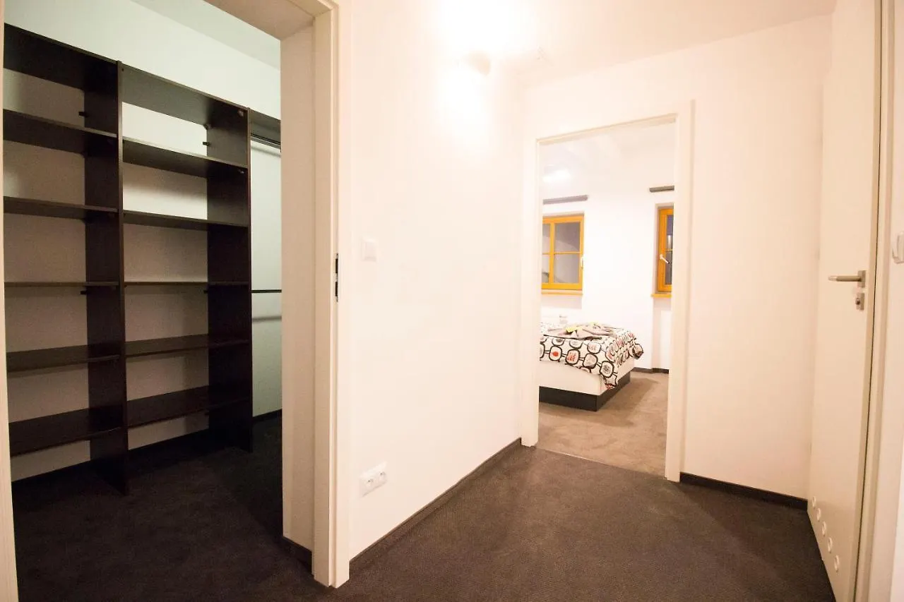 Happy Estate Apartments - Trakt Kupiecki Wroclaw 0*,  Poland